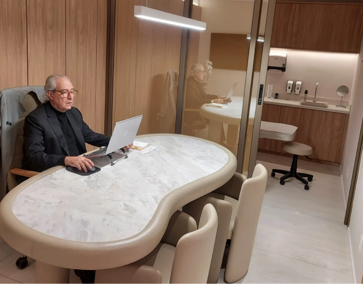 Dr. Cesar Cuono clinica 3